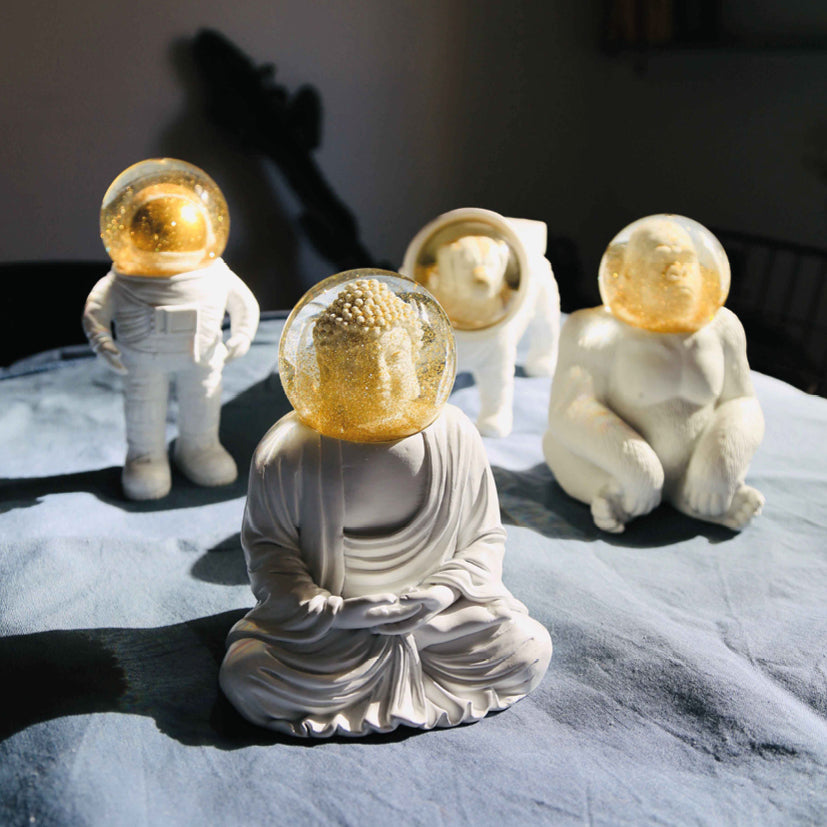 Summerglobe The White Buddha