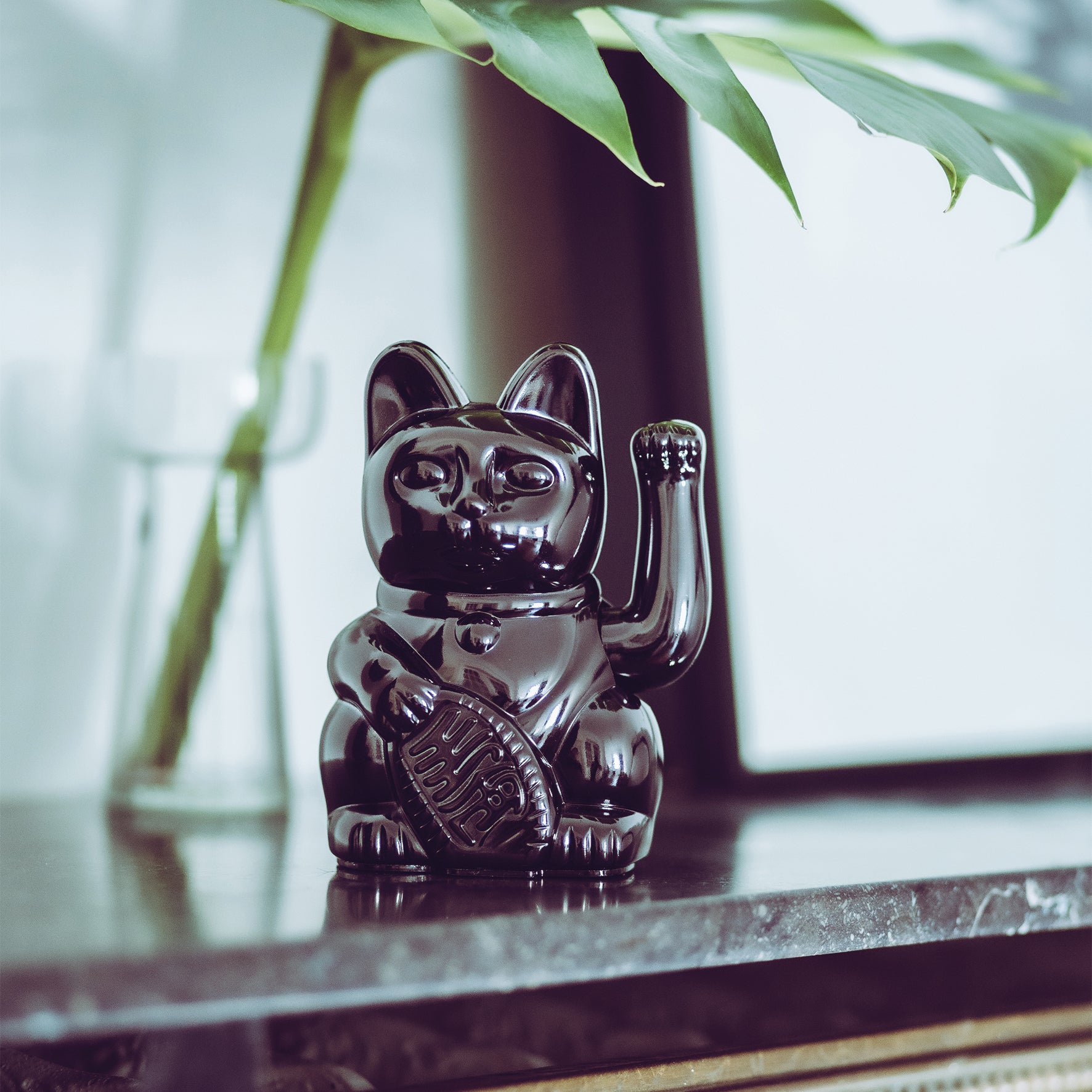Lucky Cat Glossy Black